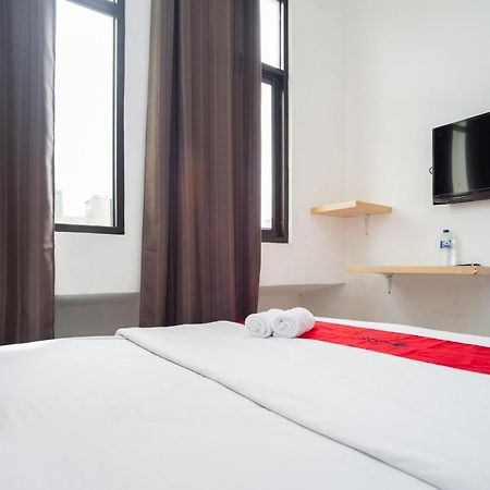 Reddoorz At Jalan Bangau Palembang Hotell Exteriör bild