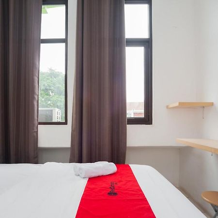 Reddoorz At Jalan Bangau Palembang Hotell Exteriör bild
