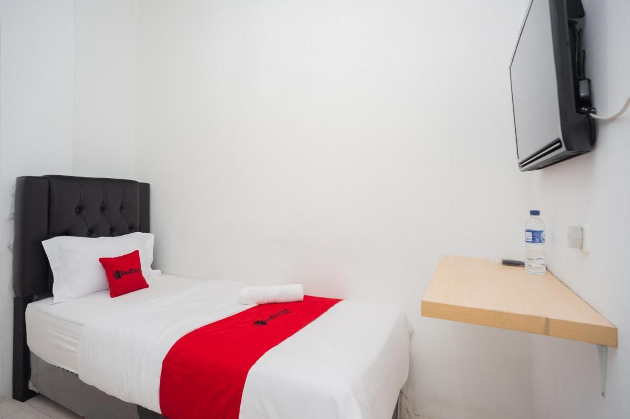 Reddoorz At Jalan Bangau Palembang Hotell Exteriör bild