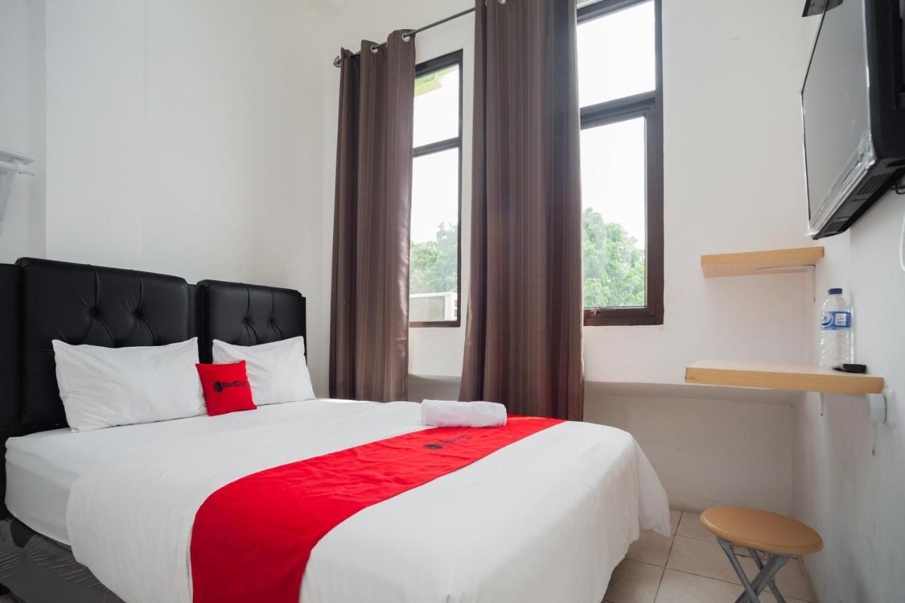 Reddoorz At Jalan Bangau Palembang Hotell Exteriör bild