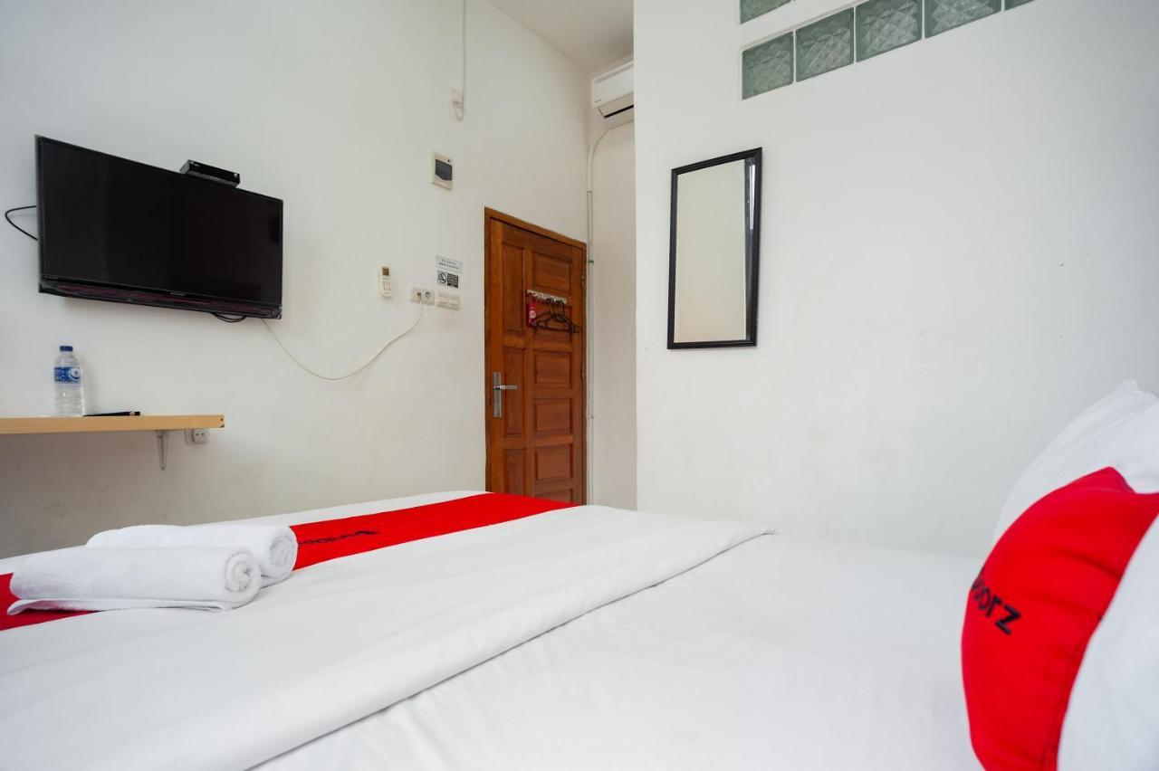 Reddoorz At Jalan Bangau Palembang Hotell Exteriör bild