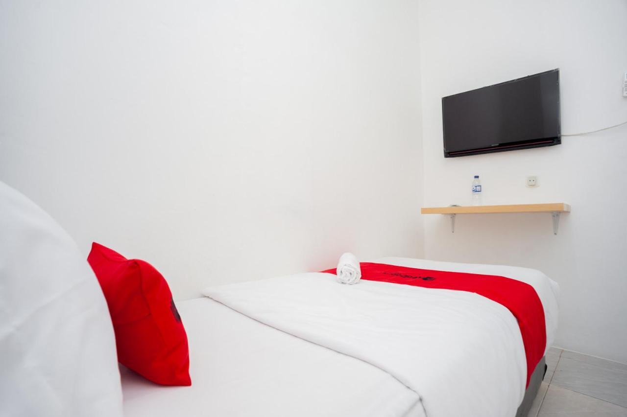 Reddoorz At Jalan Bangau Palembang Hotell Exteriör bild