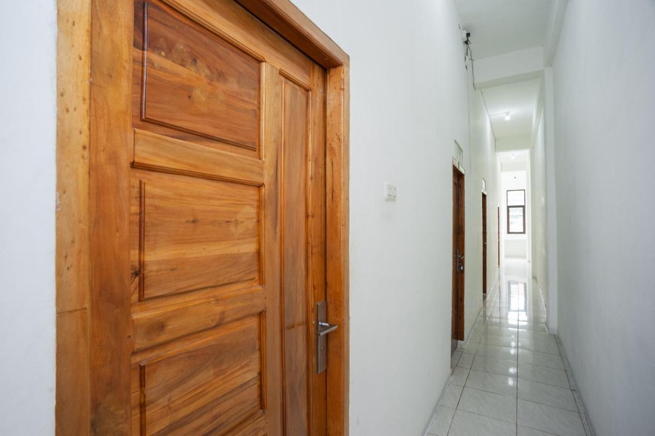 Reddoorz At Jalan Bangau Palembang Hotell Exteriör bild